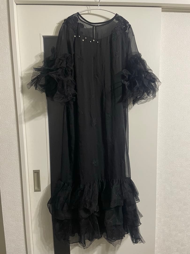 willfully hem tiered volume sleeve ブラック