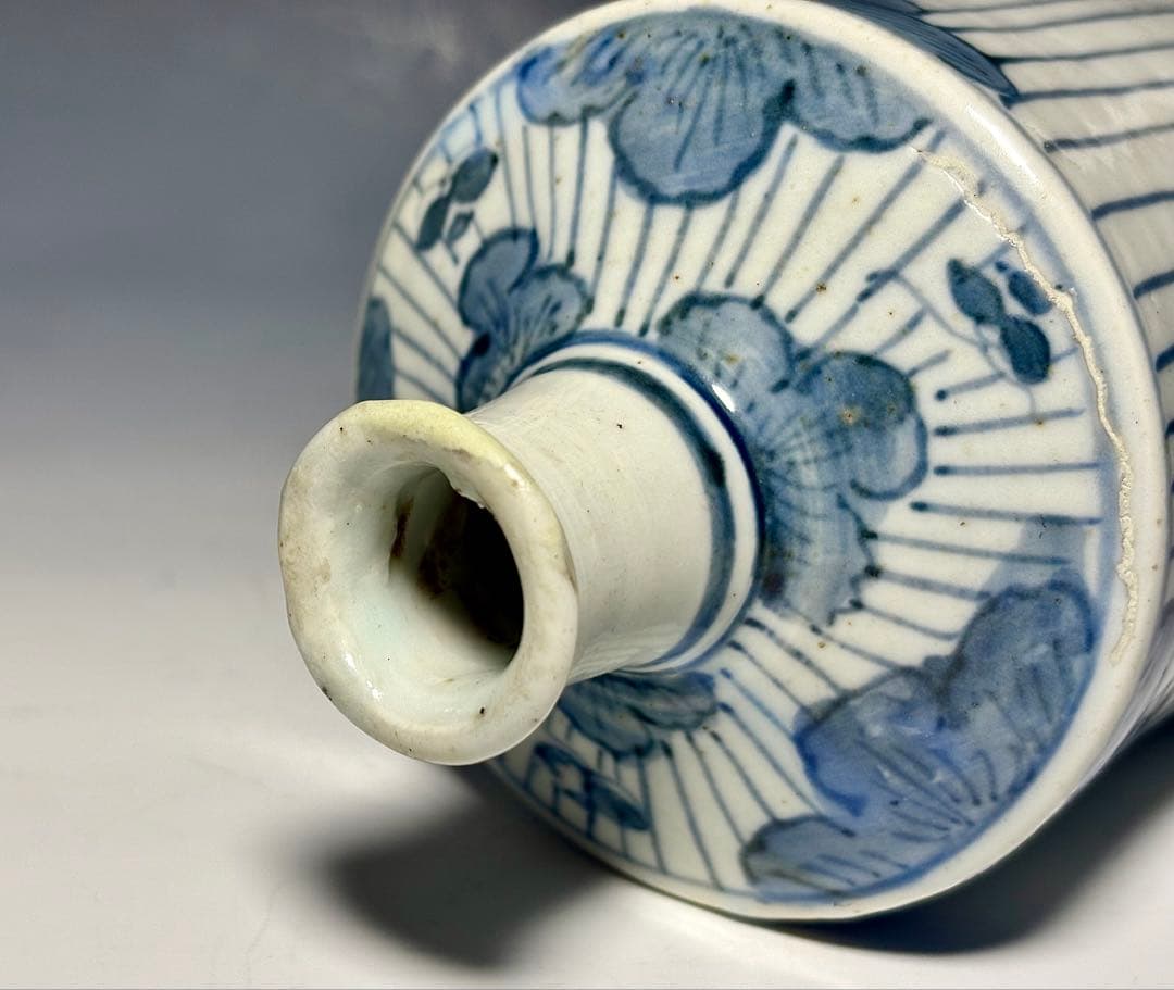 古伊万里」連子格子蝶文徳利 - メルカリ