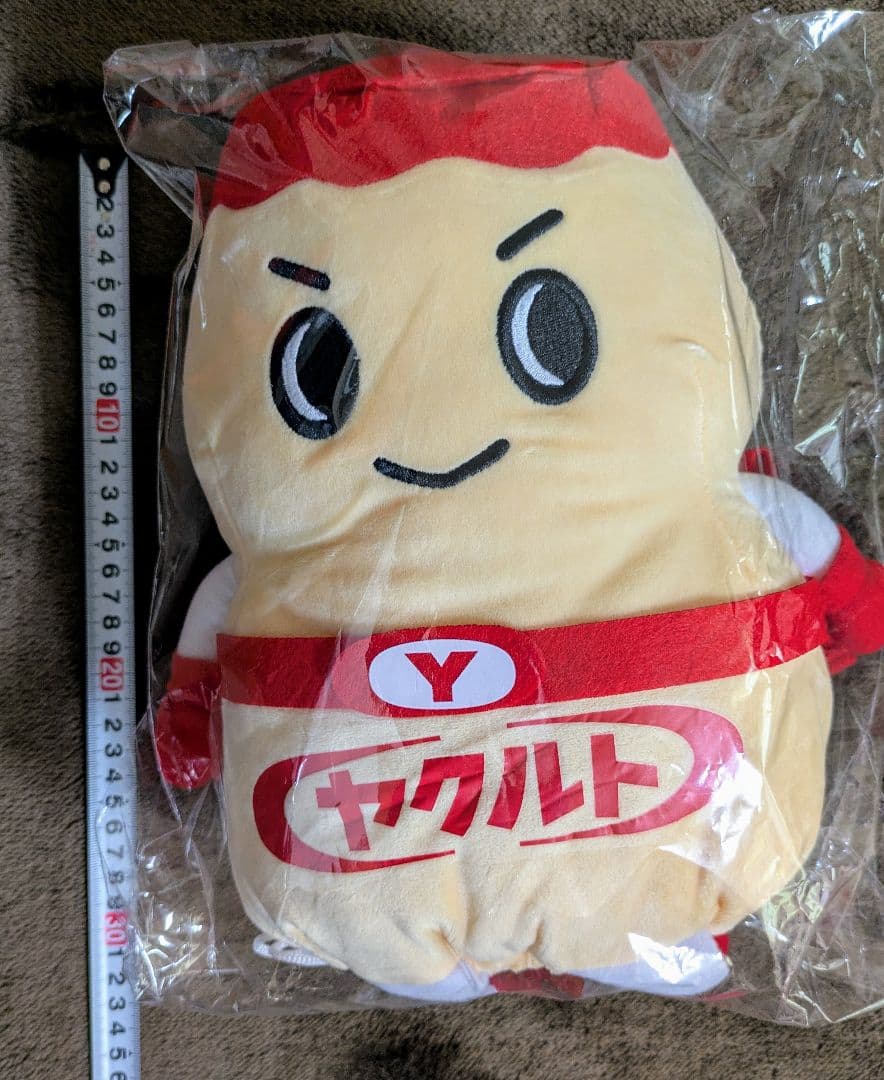 ヤクルトマン ぬいぐるみ（中）非売品 - メルカリ