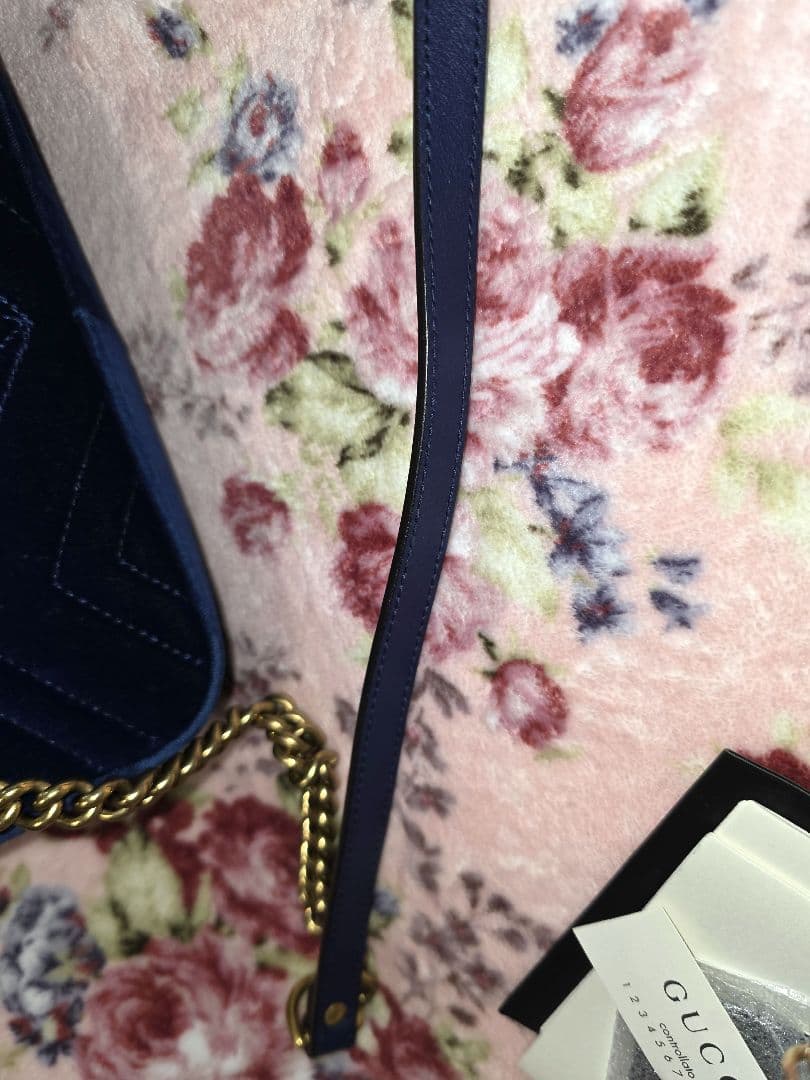 グッチGGマーモントベルベット生地バッグ