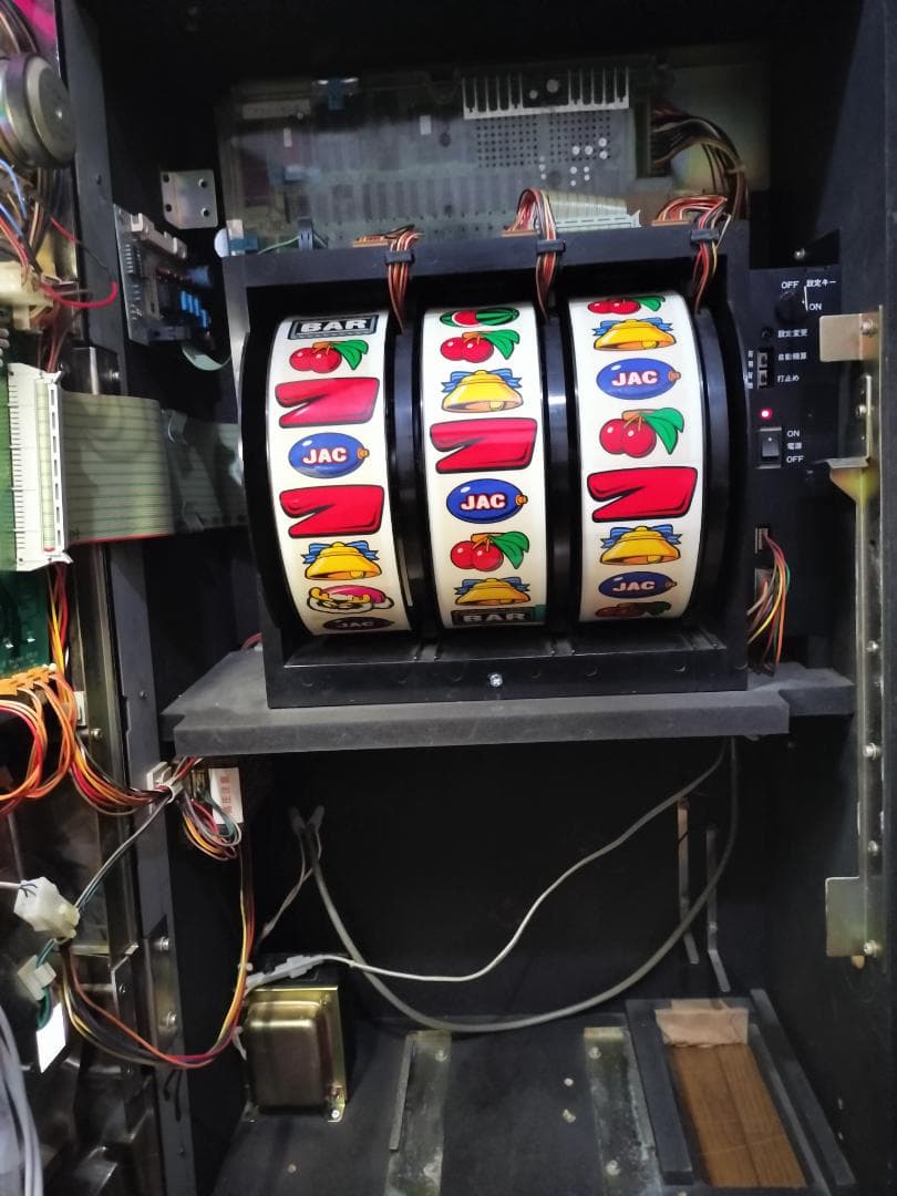 パチスロ実機】タイヨー☆ファニーサンタ【コイン不要機付】4号機