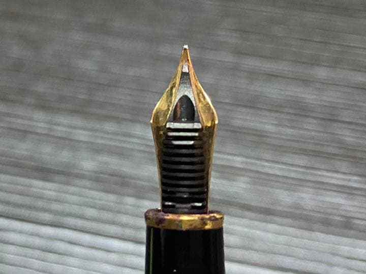 モンブラン マイスターシュテュック 144 万年筆 F（細字） 全金