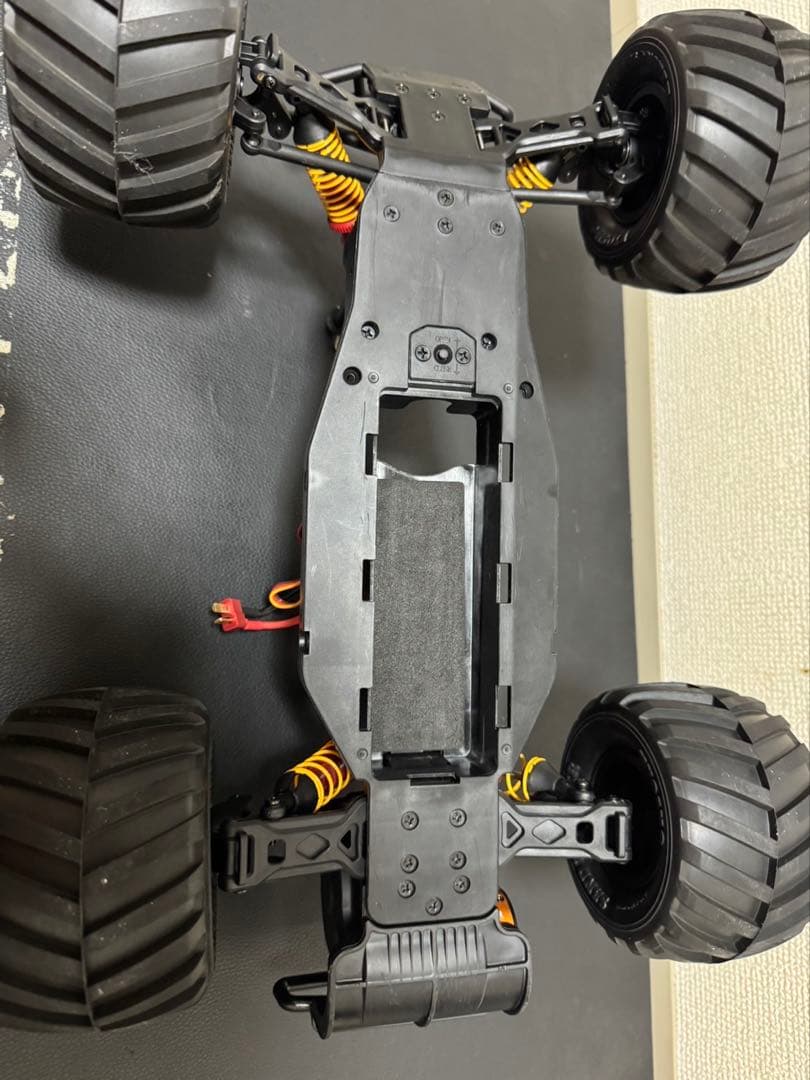 24時間限定価格　京商　1/10 ブラッシュレスモーター　オフロードラジコン