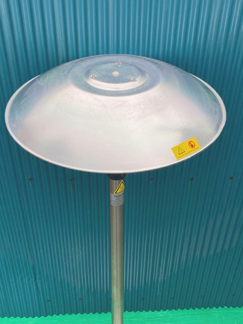 パラソルパティオヒーター(テーブル無タイプ)【UFO君】の電源は110V60HZ
