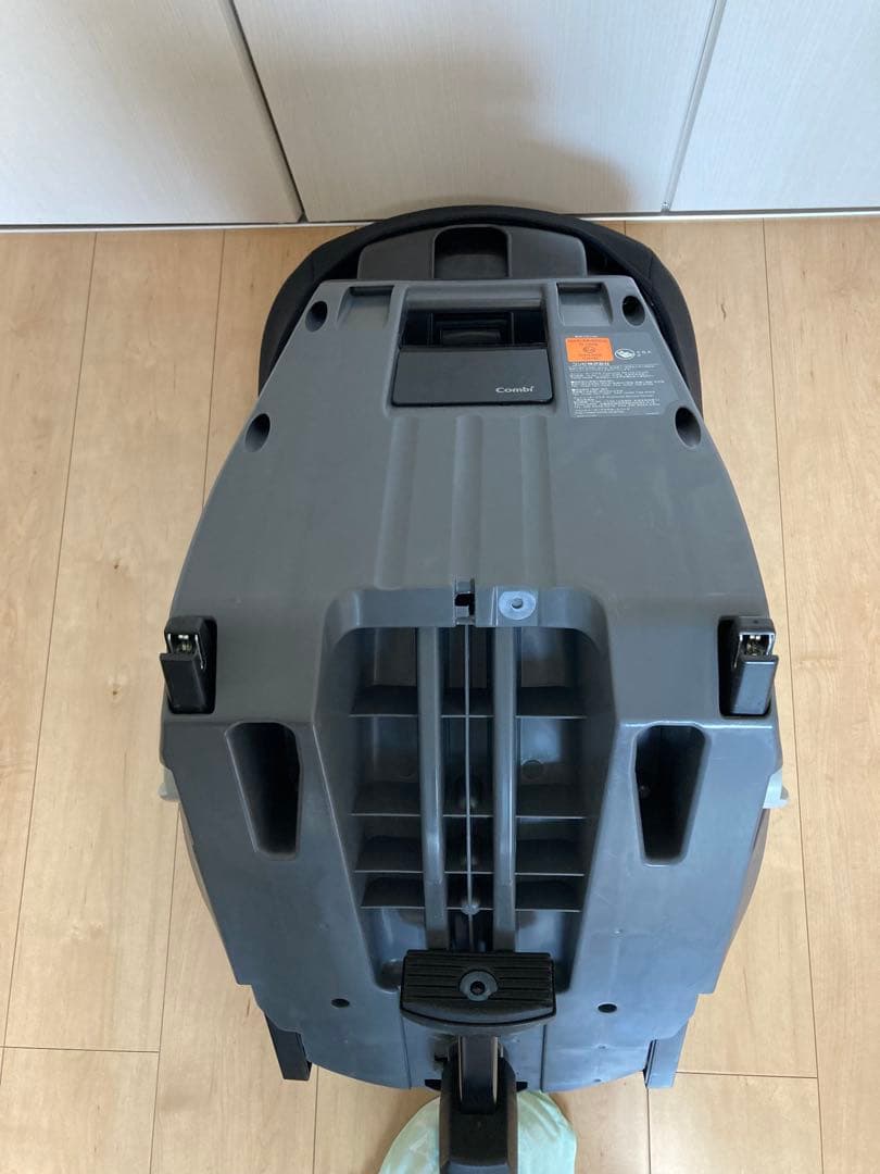 【美品】Combi コンビ ネセルターン リミテッド ISOFIX