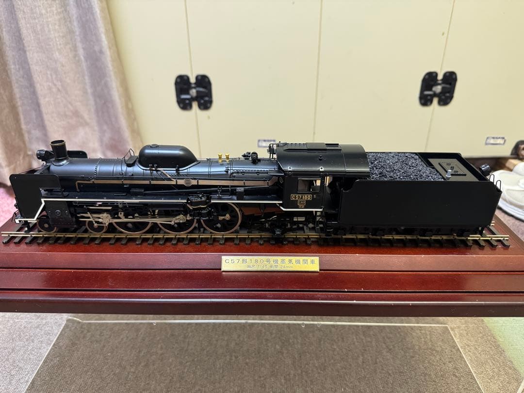 C57形180号機蒸気機関車 1/45 展示ケース付