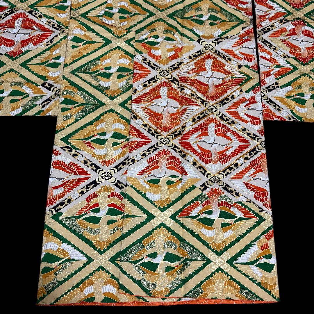 う3)雅宴向鶴✨豪華絢爛な光を放つ金彩や格子模様のアンティーク振袖