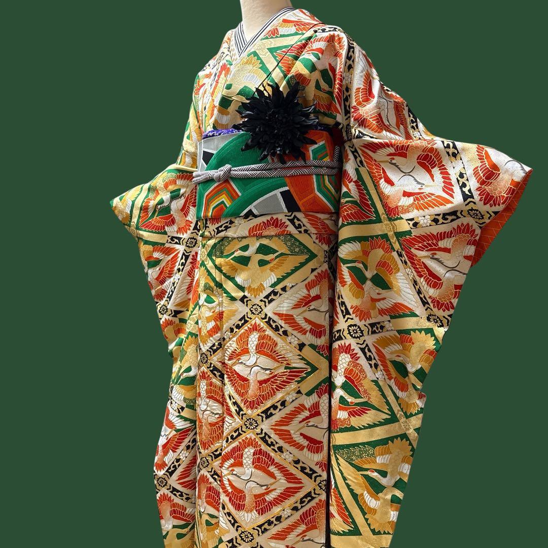 う3)雅宴向鶴✨豪華絢爛な光を放つ金彩や格子模様のアンティーク振袖