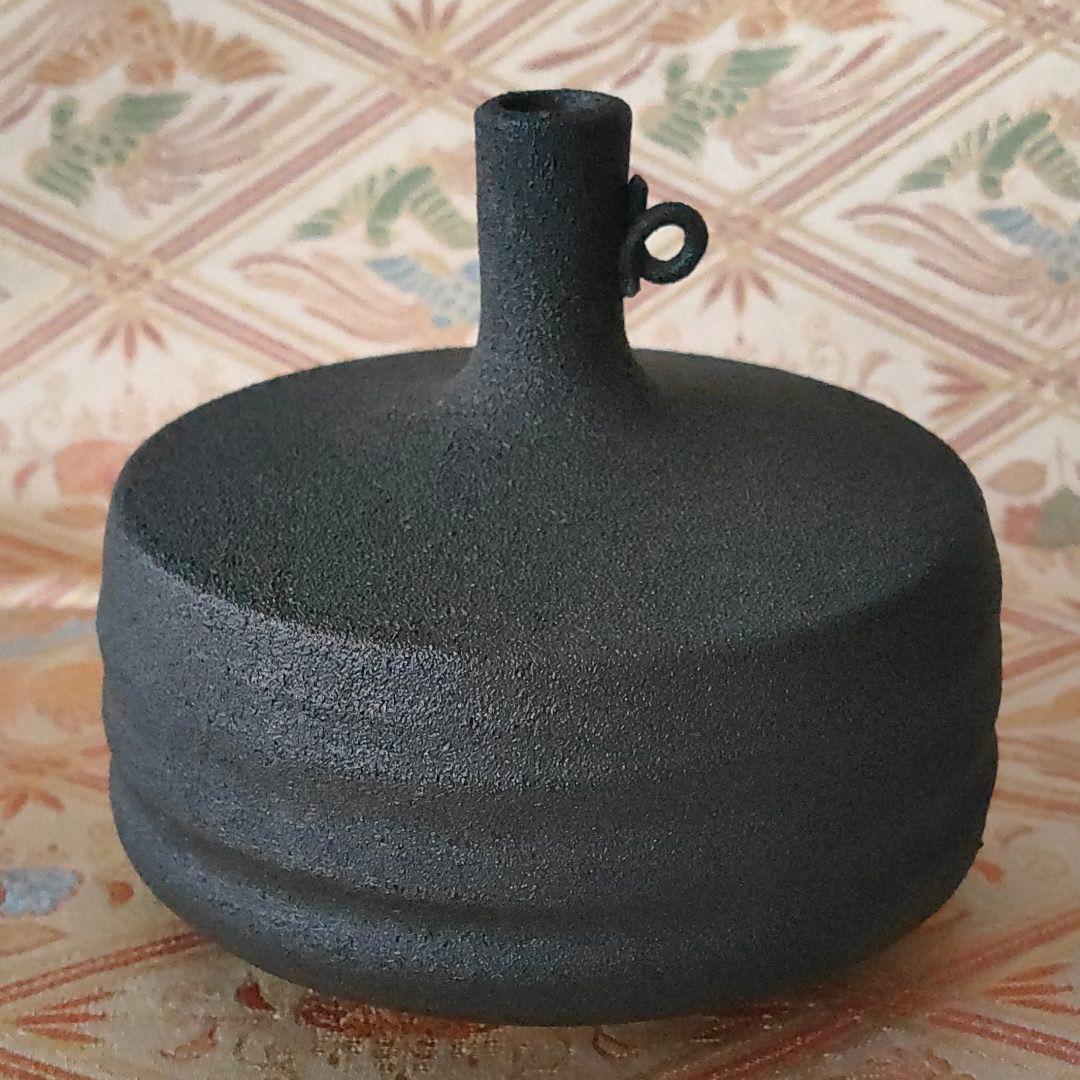 砂目 黒 小壺