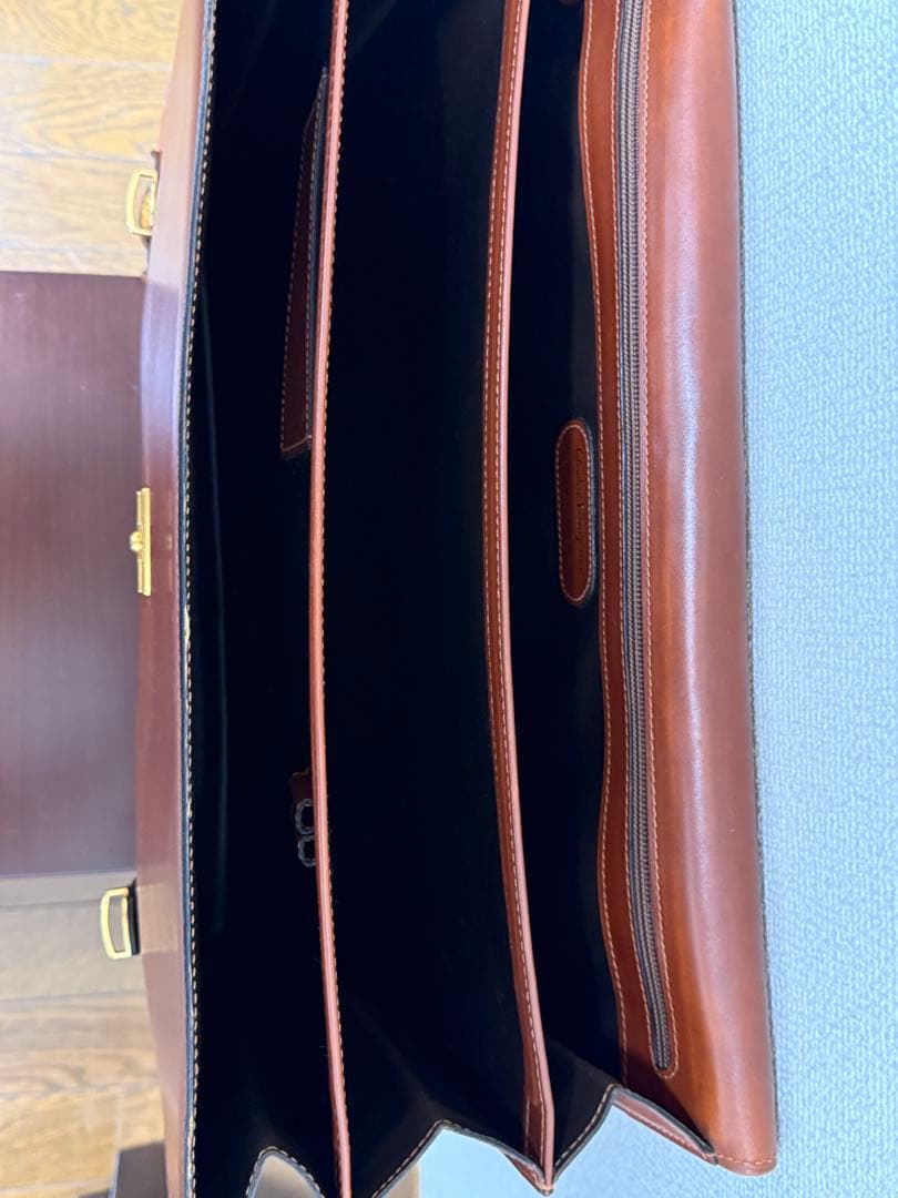 Salvatore Ferragamo フェラガモ　ビジネスバッグ最終値下げ！