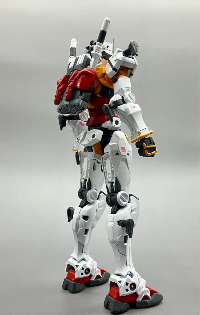 HG 白いガンダム（GQ） 塗装完成品 - メルカリ