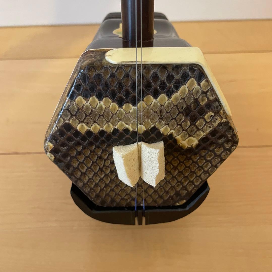 二胡 敦煌牌 上海民族楽器 弦、松脂、ハードケース付二胡 敦煌牌 上海