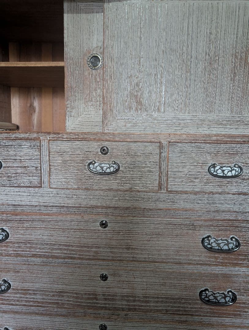 桐箪笥 グレー 鍵付き モダン 和家具 千葉引取可｜桐たんす モダン」の