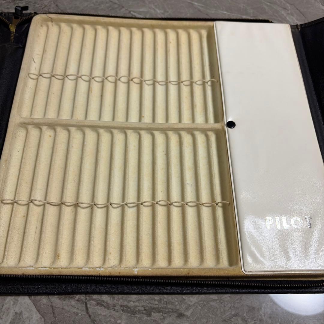 最安値<希少> PILOT 非売品1960's万年筆　営業バック　ヴィンテージ 希少> PILOT 非売品1960's 万年筆営業バックヴィンテージ - メルカリ