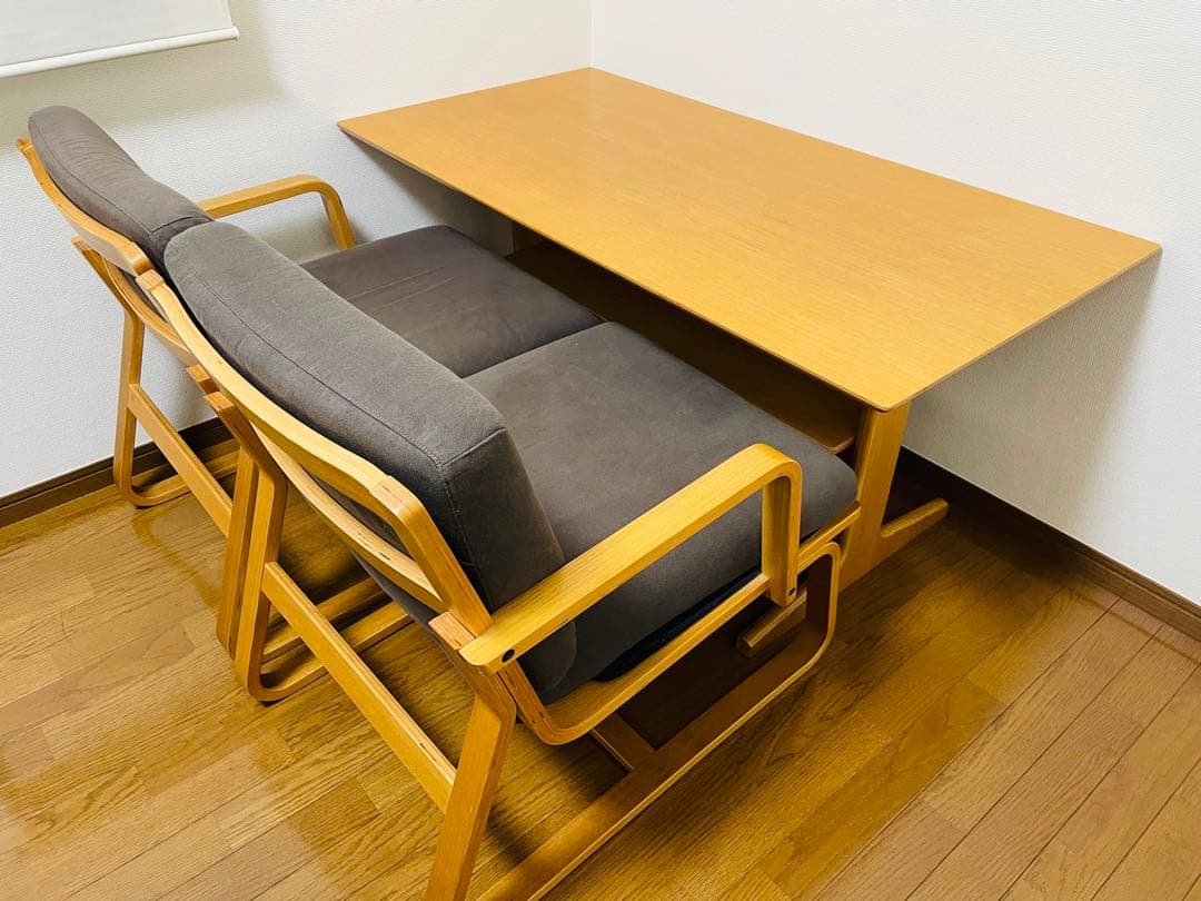 無印良品 リビングでもダイニングでもつかえるテーブル