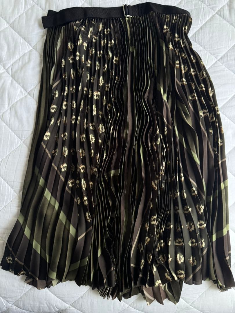 未使用　サカイ　sacai　小花柄　迷彩　プリーツ　スカート　正規品　裏地付き