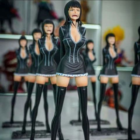 ワンピース　ニコ・ロビン　フィギュア