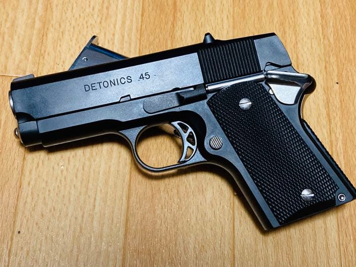 DETONICS.45 COMBAT MASTER STAINLESS MODEL(デトニクス.45 コンバット