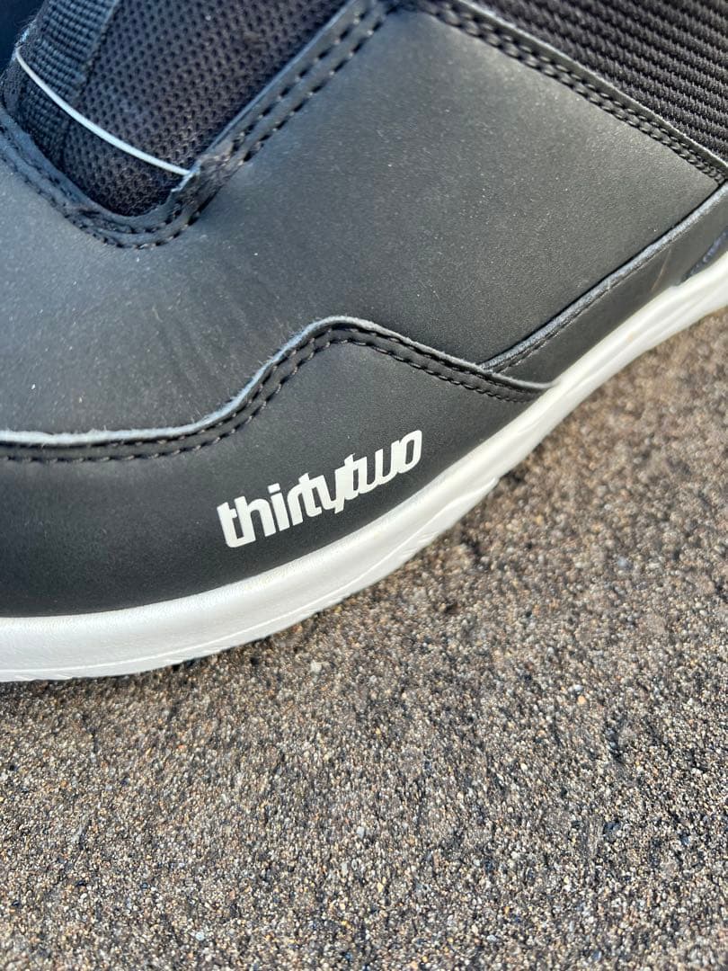 美品　thirtytwo スノーボードブーツ Mサイズ 28.5