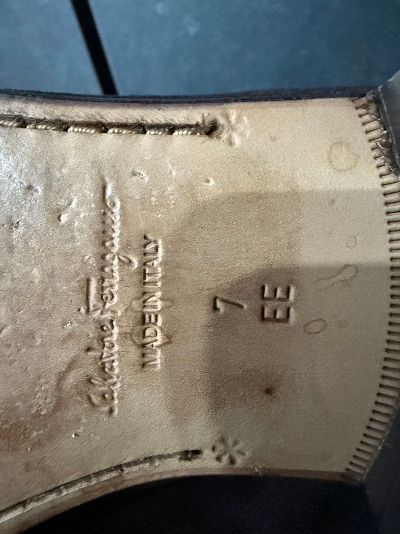 フェラガモ　ダークブラウン スエード モカシン　美品　25.5cm