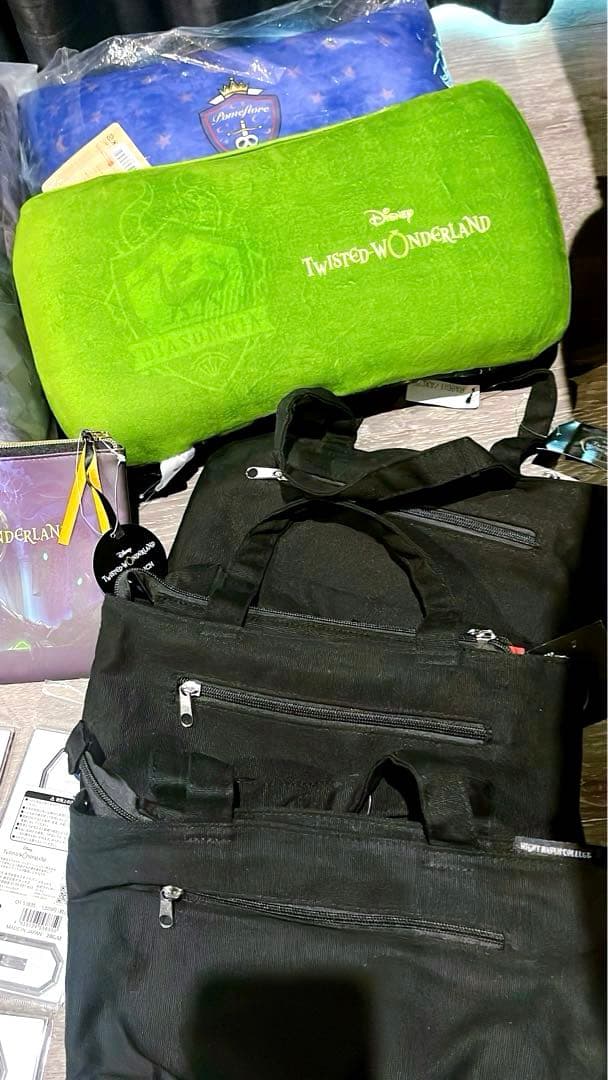 ツイステ　グッズ　まとめ売り　クッション　アクリルスタンド　手提げバッグ　ポーチ