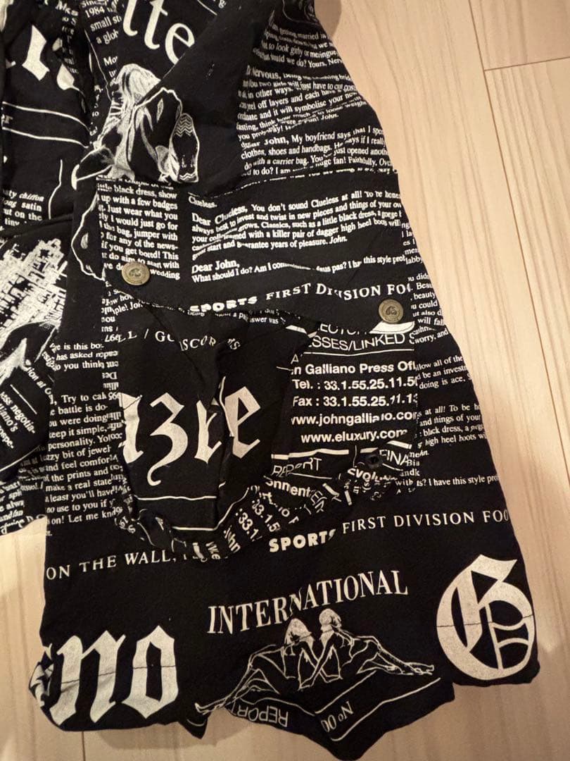 T*Y様 John Galliano ジョン ガリアーノ ニュースペーパー 水