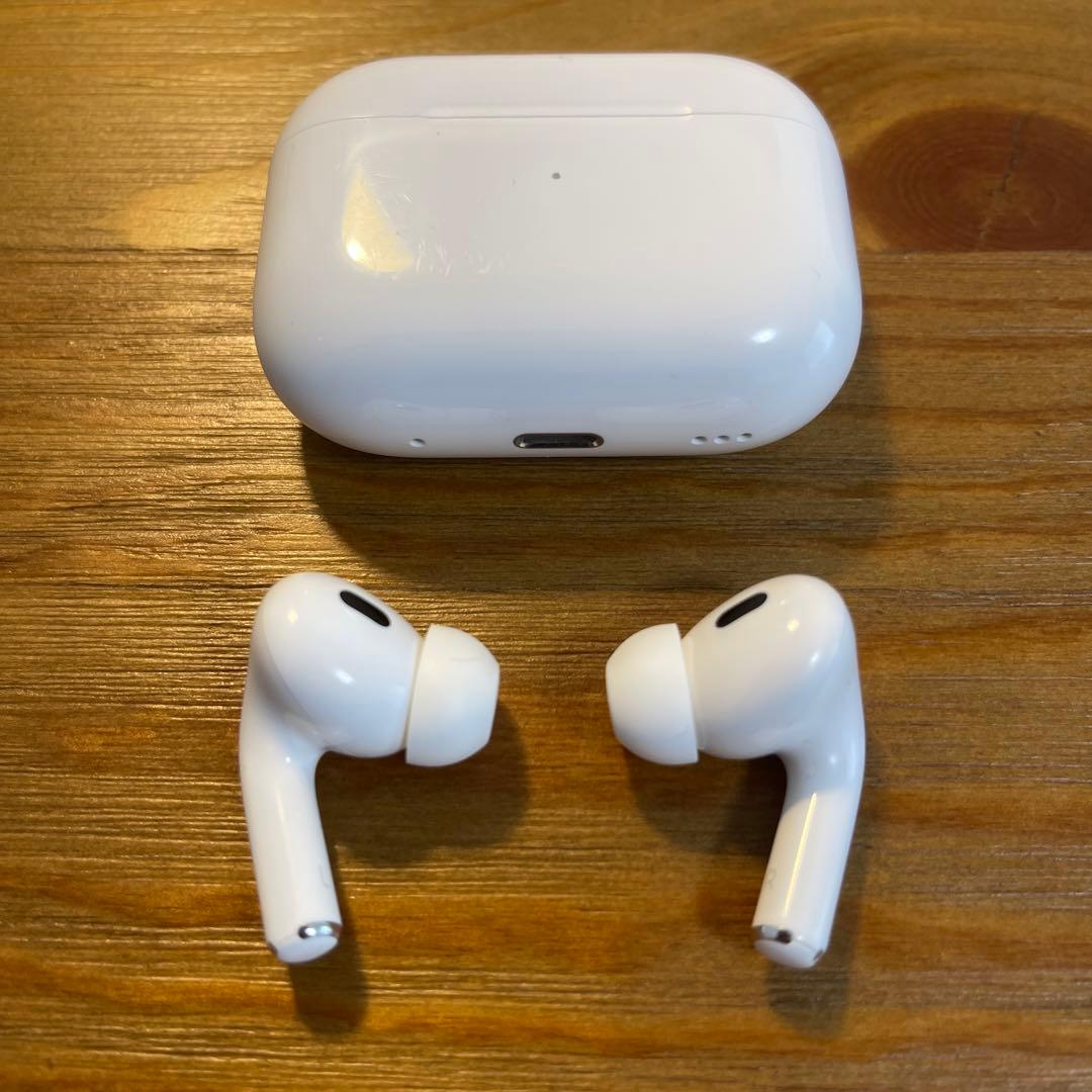 Apple AirPods Pro 第二世代純正品充電ケース、箱イヤーチップ付き
