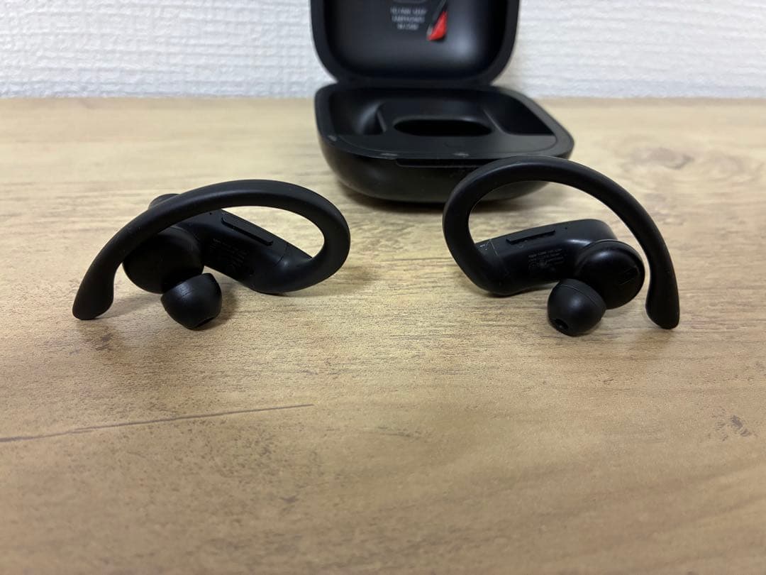 Beats Powerbeats Pro ブラック 充電ケース付き Powerbeats Pro 2