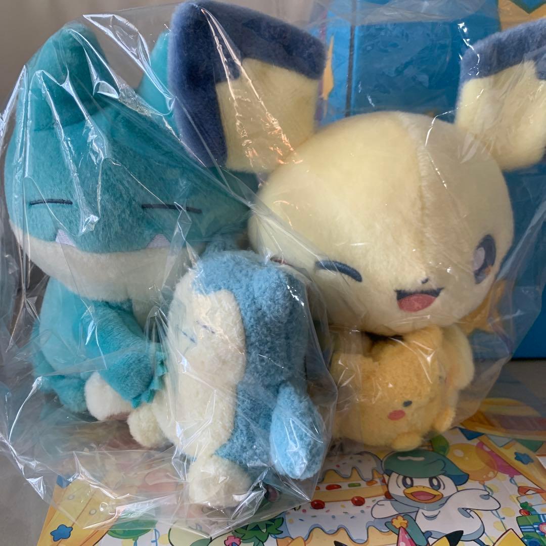 ポケモンセンター ぬいぐるみ ピチュー ピカチュウ ゴンベ カビゴン