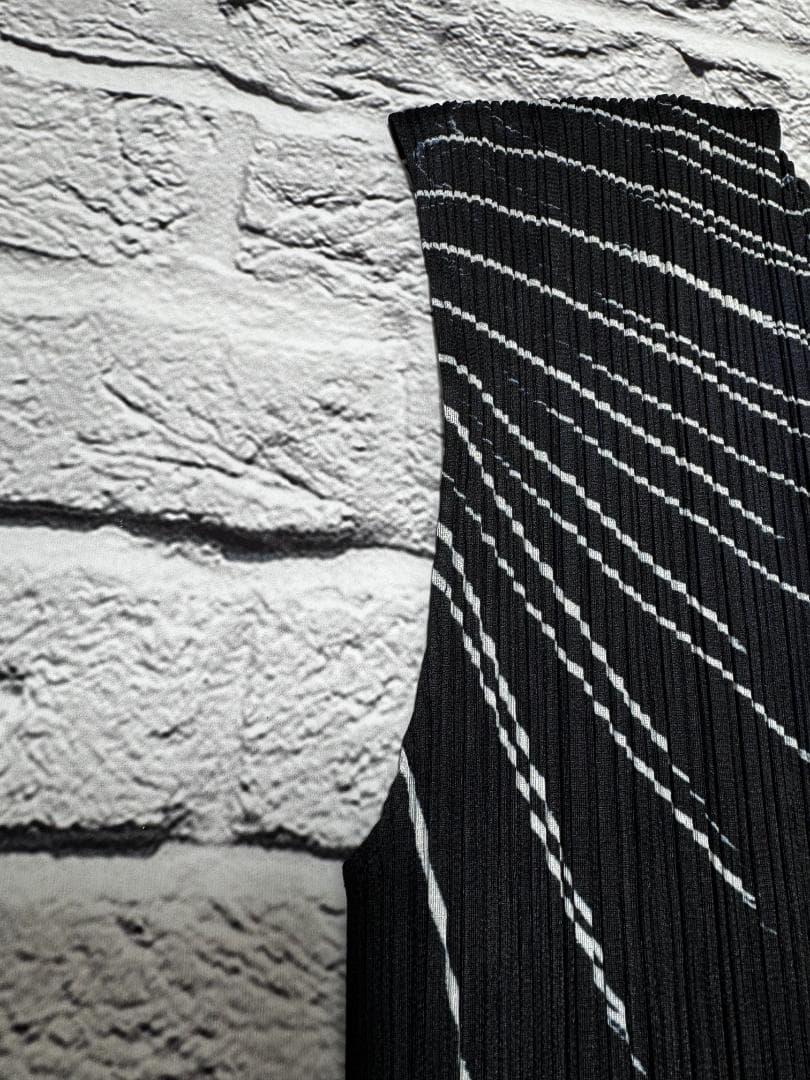 ⚜*️様 良品 プリーツプリーズ　ノースリーブ　ｗ13225-0915-①　サイ