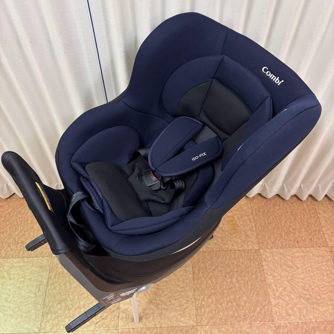 美品☆コンビ ネセルターンリミテッド ISOFIX ネイビー コンビ