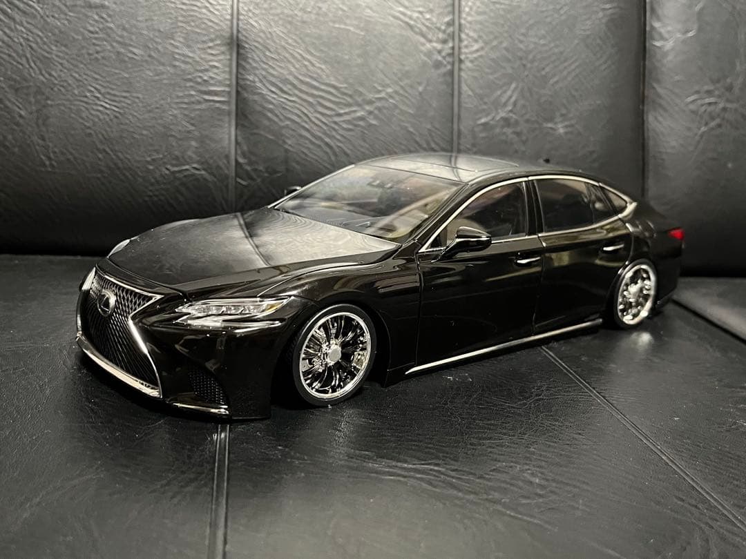 レクサス LS500h 1/18