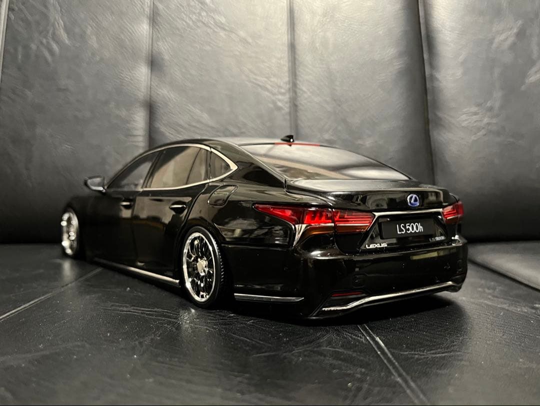 レクサス LS500h 1/18