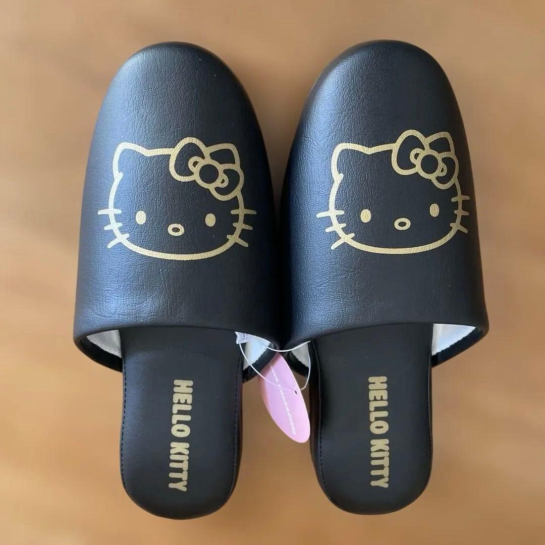 Hello Kitty ブラックスリッパ - メルカリ
