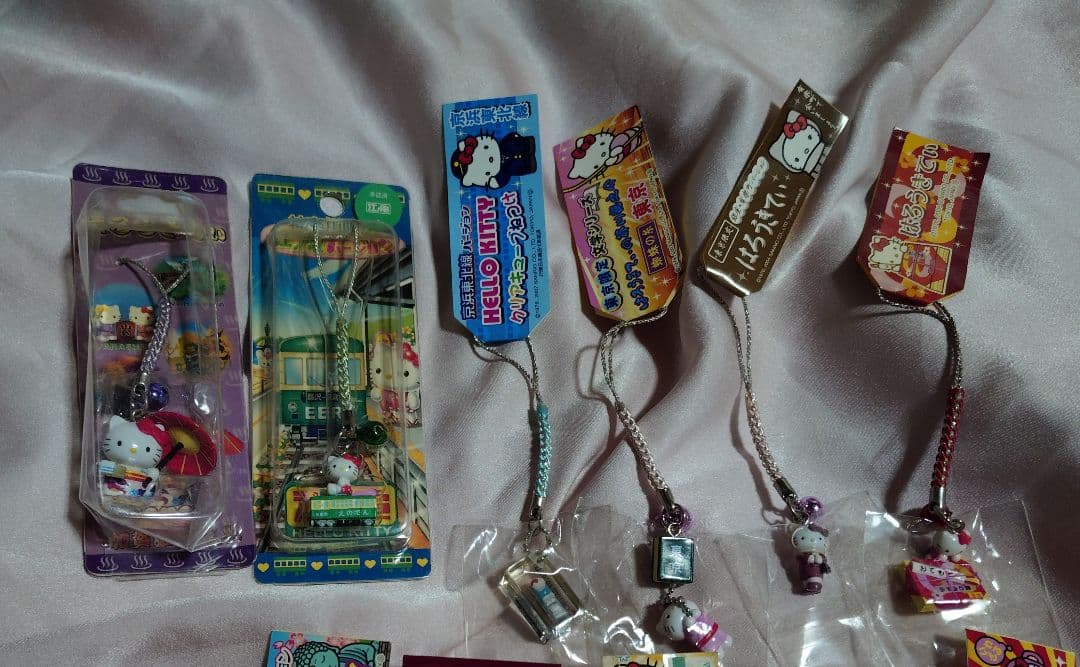 ご当地キティ　１２点　根付