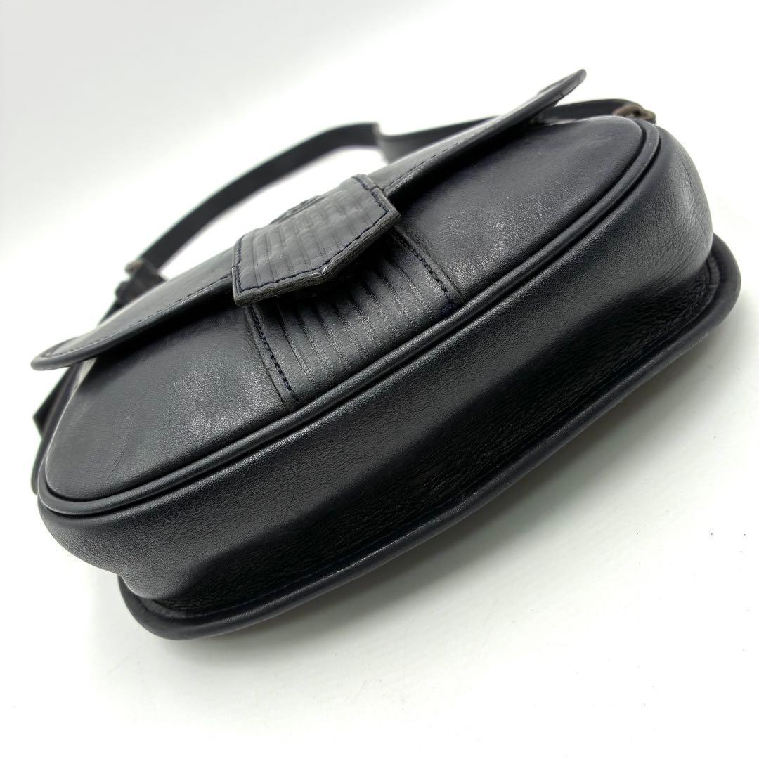 美品 イヴサンローラン ショルダーバッグ 斜め掛け YSLロゴ レザー 濃紺
