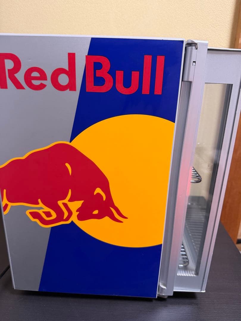 Red Bull 冷蔵庫 ガラス扉付き コンパクト