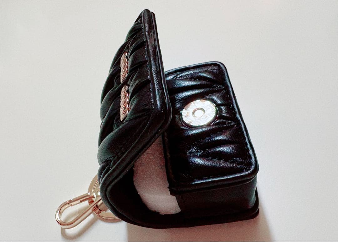 miumiu ミュウミュウ ☆ マテラッセ AirPods Proケース 黒 オーディオ機器