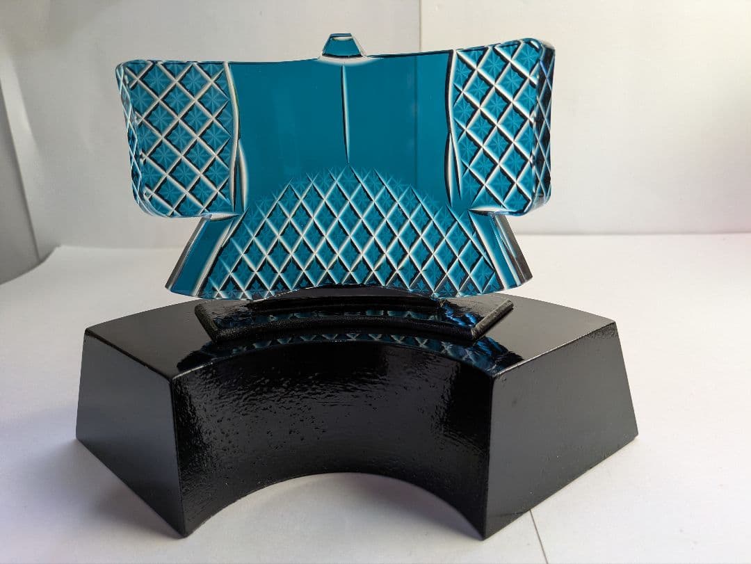 現代の名工、黒木国昭、『きもの図・薩摩切子文置物』、銘「黒木国昭作