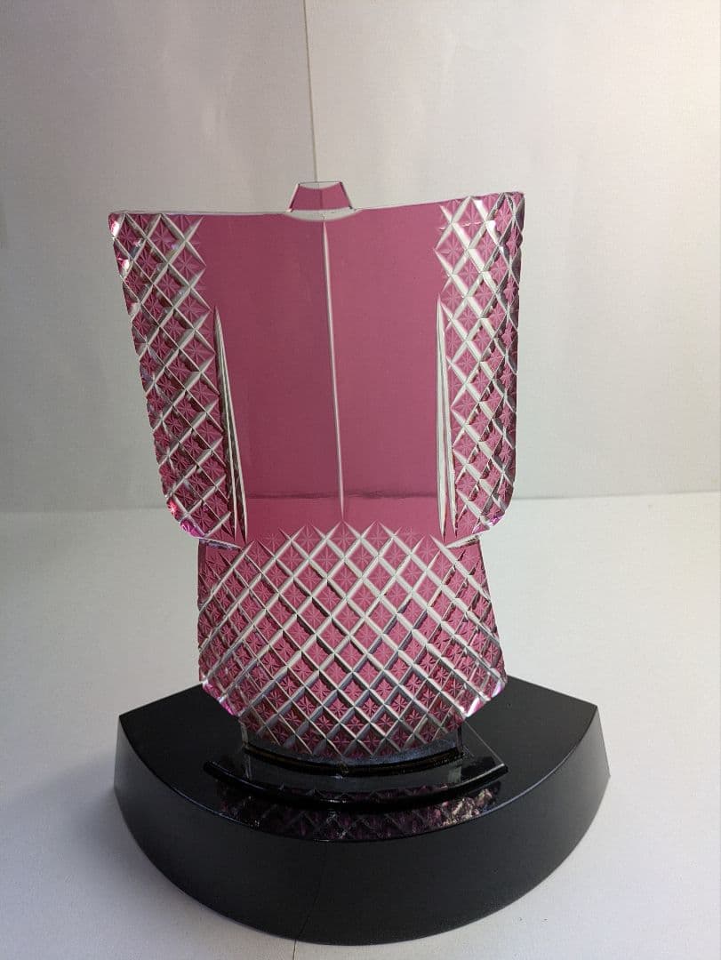 現代の名工、黒木国昭、『きもの図・薩摩切子文置物』、銘「黒木国昭作