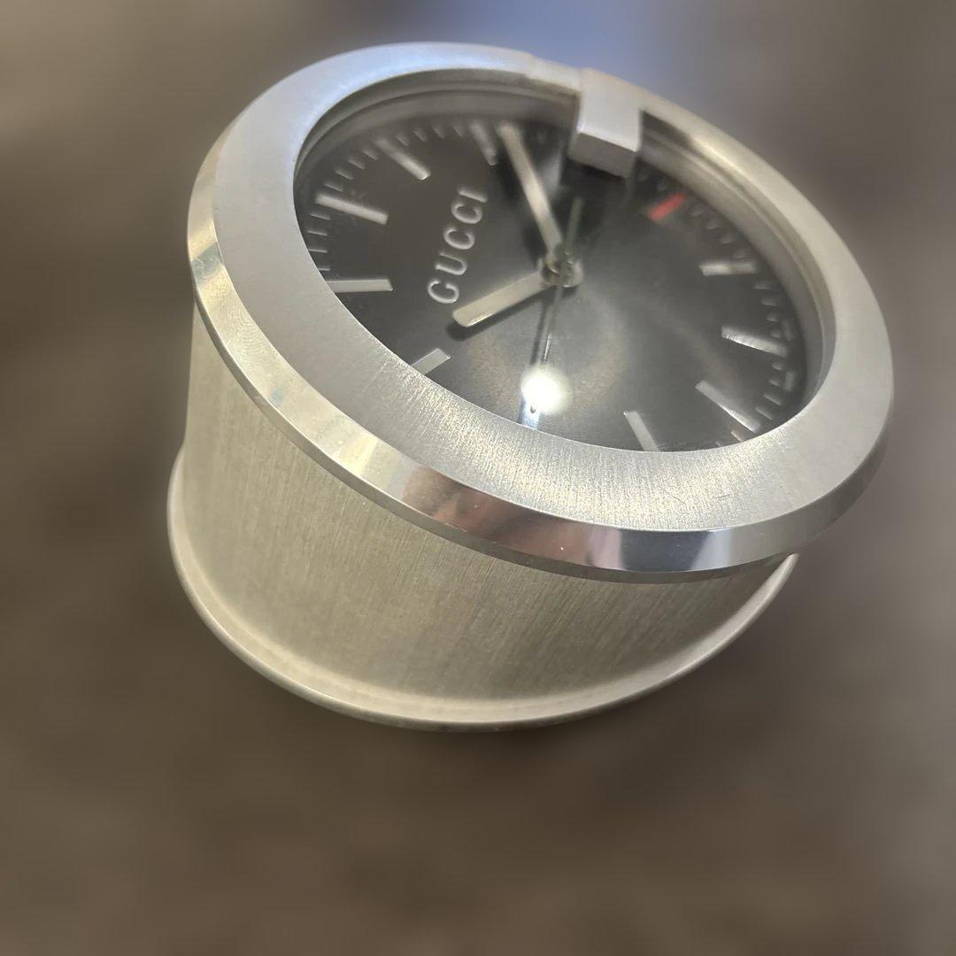 GUCCI ラウンド型置時計 210ブラック/シルバー ジャンク品
