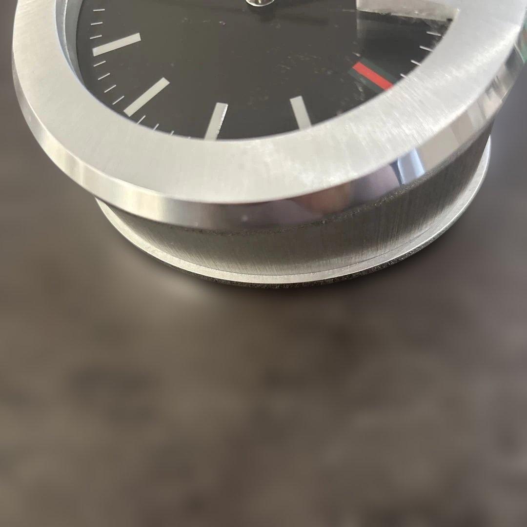 GUCCI ラウンド型置時計 210ブラック/シルバー ジャンク品