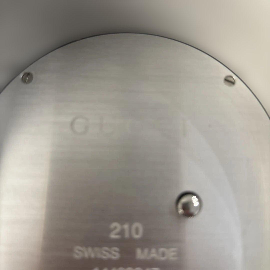 GUCCI ラウンド型置時計 210ブラック/シルバー ジャンク品