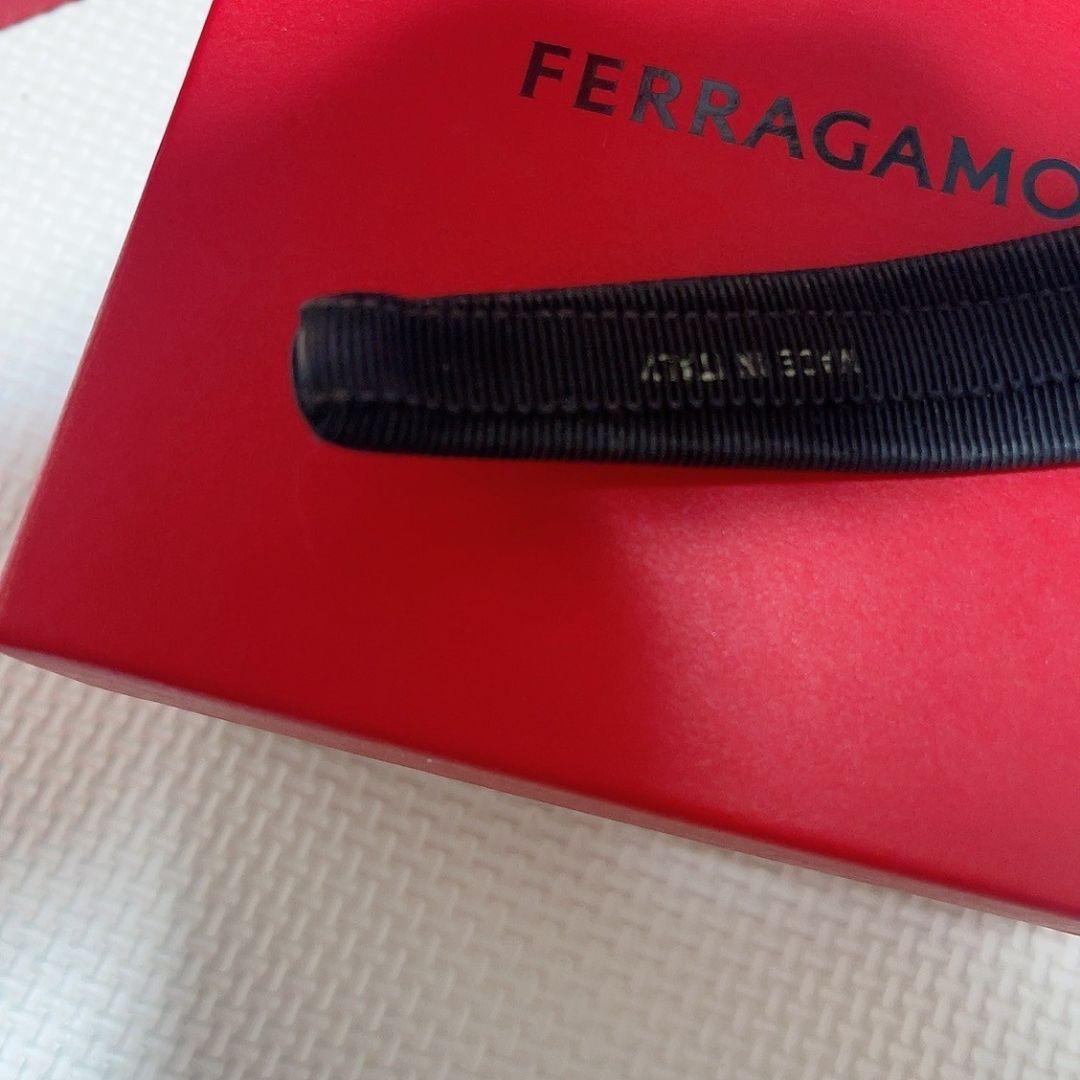 美品　ferragamo フェラガモ　カチューシャ　ビジュー　ストーン　ビジュー