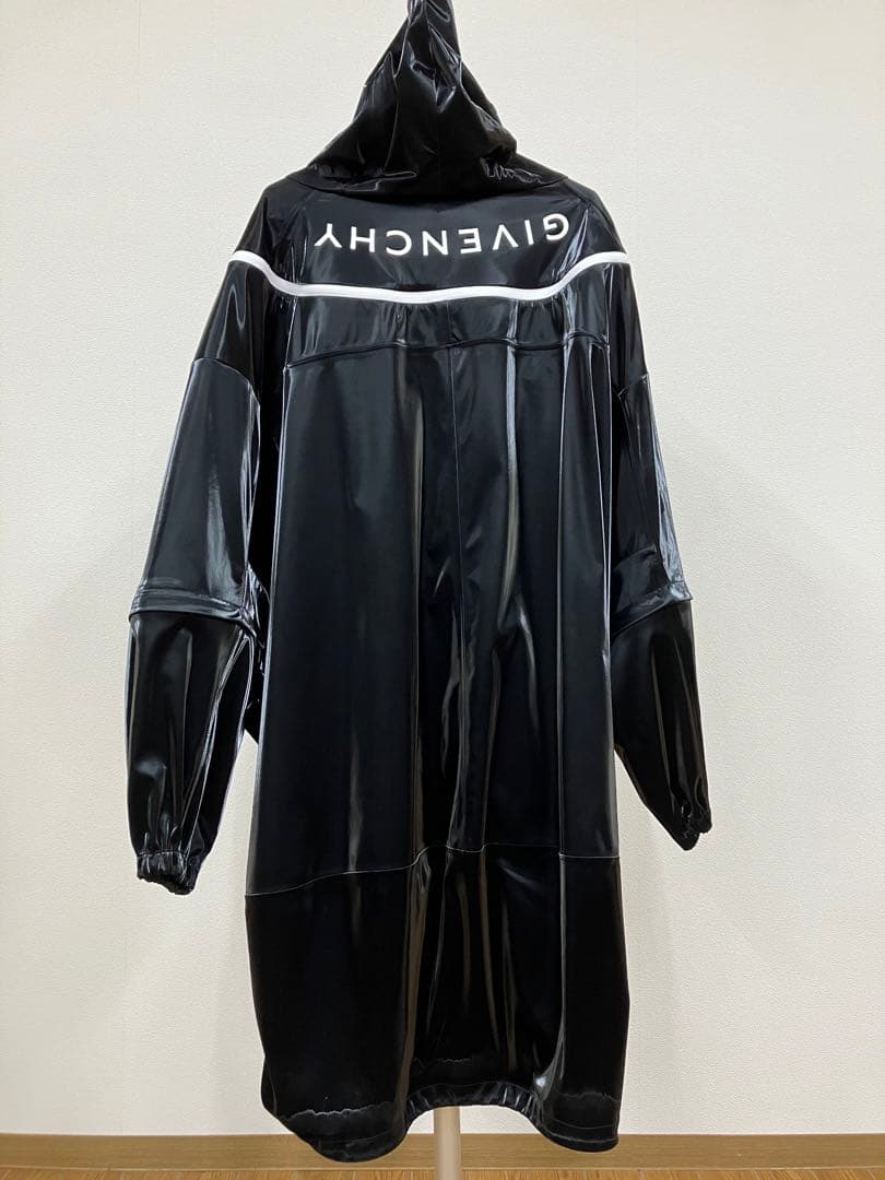 ジバンシィ GIVENCHY ベルベットエフェクト オーバーサイズコート 48