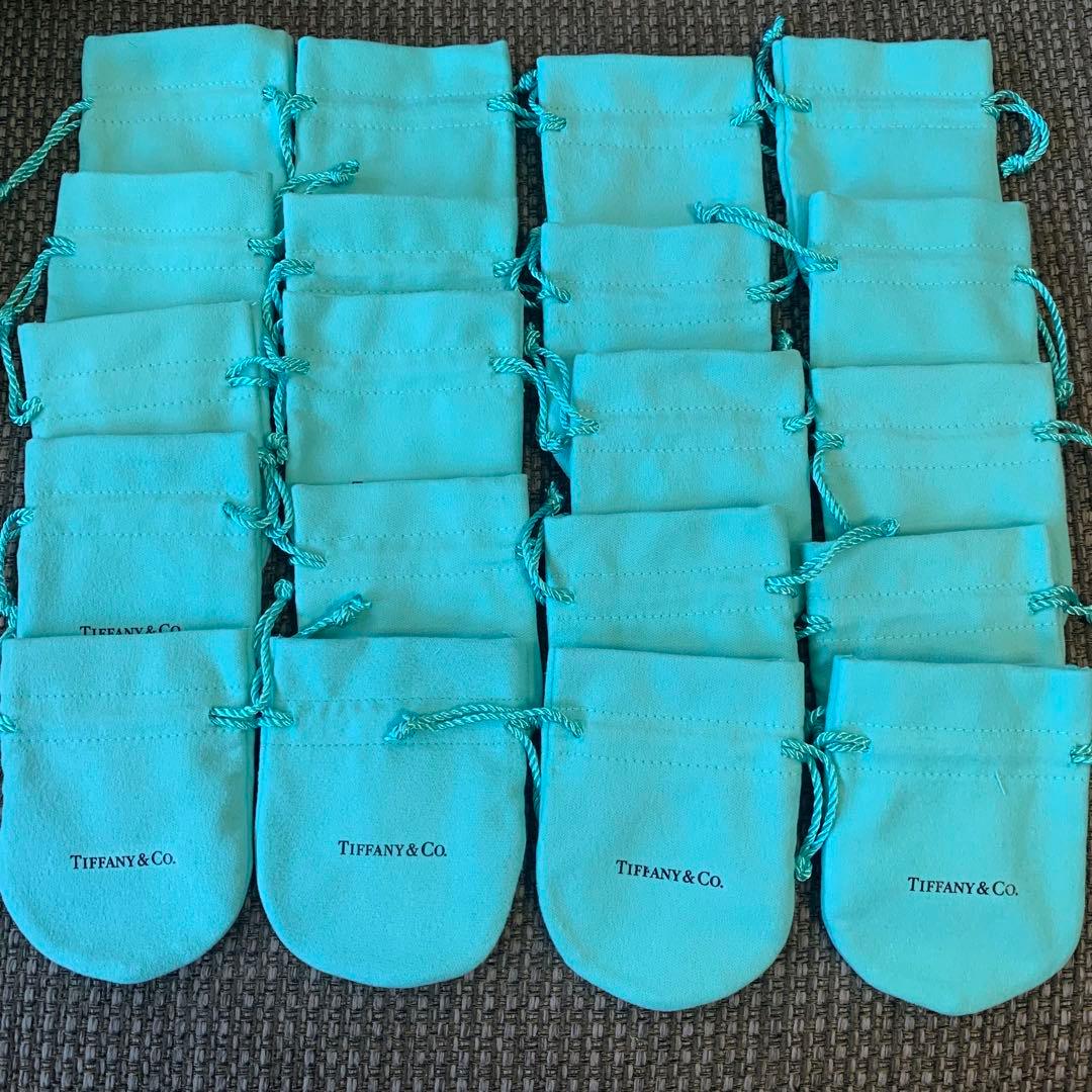 国内現行品 美品ティファニー巾着袋（7x9cm)20枚セット