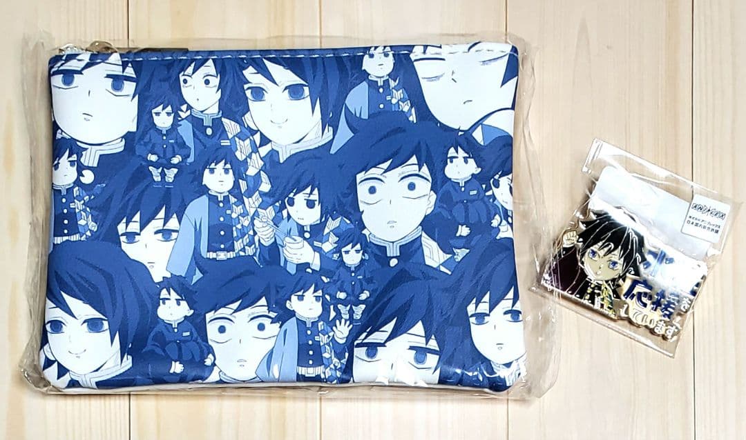 鬼滅の刃 柱カフェ 冨岡義勇 ゆる顔ポーチ 応援ピンバッジ 2点セット