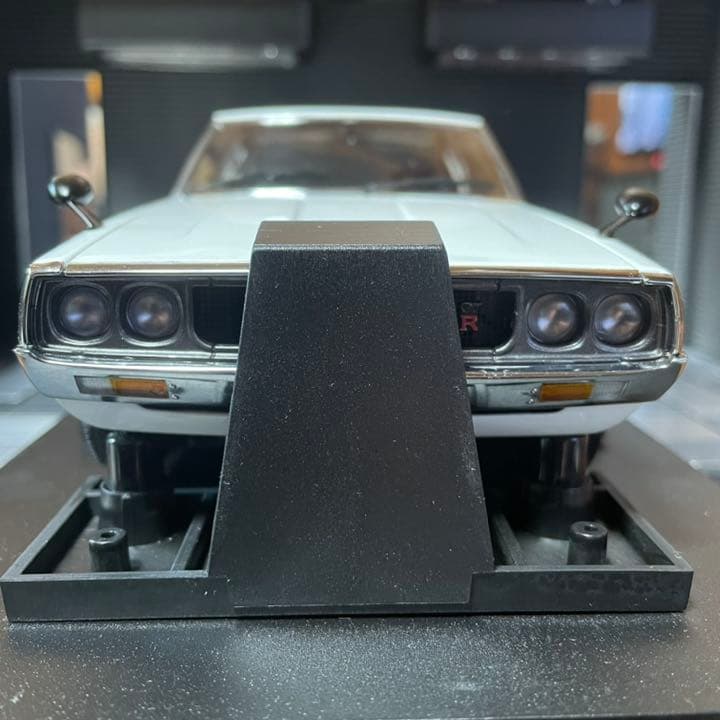 新品未展示品　京商1/18ニッサンスカイライン2000GT-R/ホワイト美品