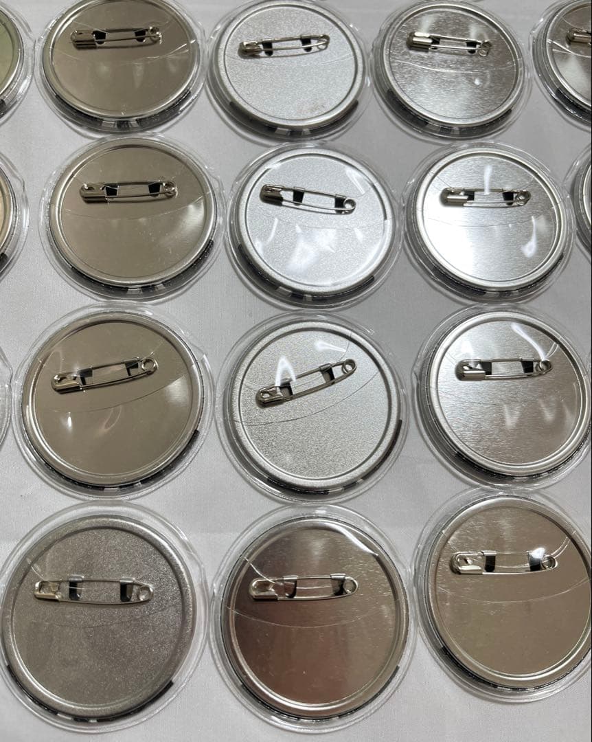 ブルーロック　baseyard ベースヤード　缶バッジ　糸師凛　42個