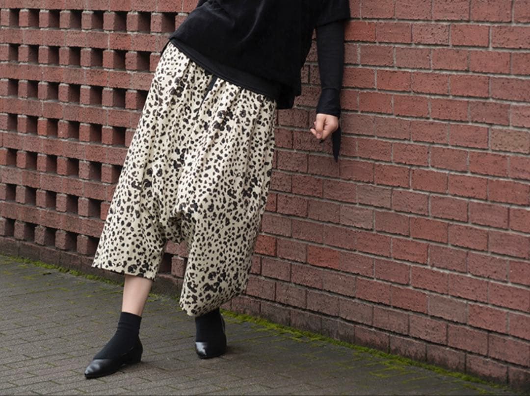 【mizuiro ind】レオパードプリントワイドサルエルパンツ ベージュ　2